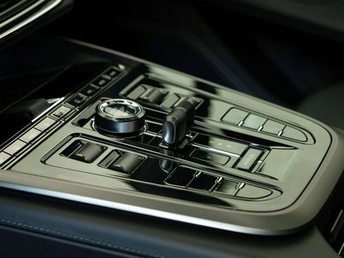 New 2026 Aston Martin DBX 707 image 35