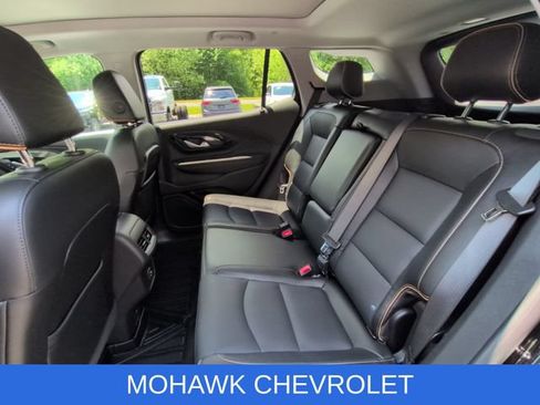 Used 2024 GMC Terrain AT4 AWD/4WD image 11