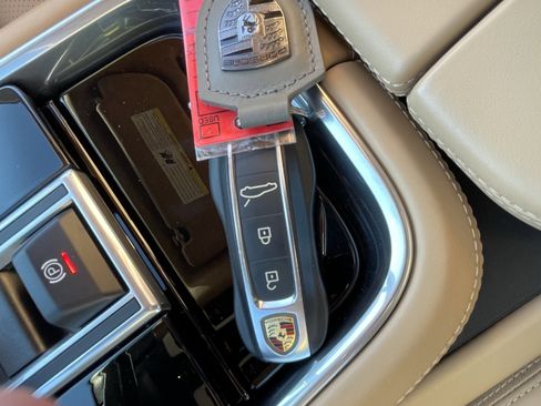 Used 2023 Porsche Panamera GTS image 38