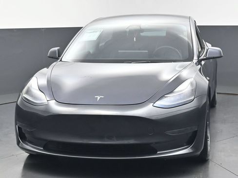 Used 2023 Tesla Model 3 Standard Range RWD image 6