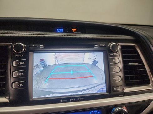 Used 2017 Toyota Highlander XLE FWD image 14