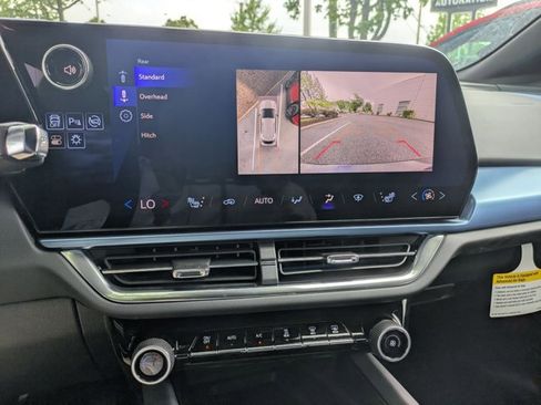 New 2025 Chevrolet Equinox EV LT image 14