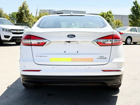 Used 2019 Ford Fusion SE FWD image 9