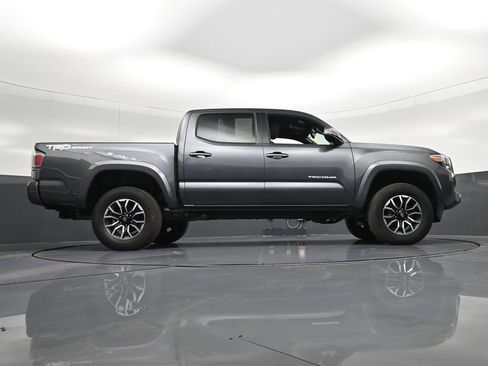 Used 2022 Toyota Tacoma TRD Sport w/ Technology Package RWD image 33