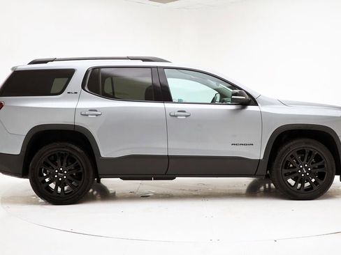 Used 2023 GMC Acadia SLE w/ Driver Convenience Package image 2