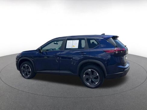 Used 2025 Nissan Rogue SV AWD/4WD image 10