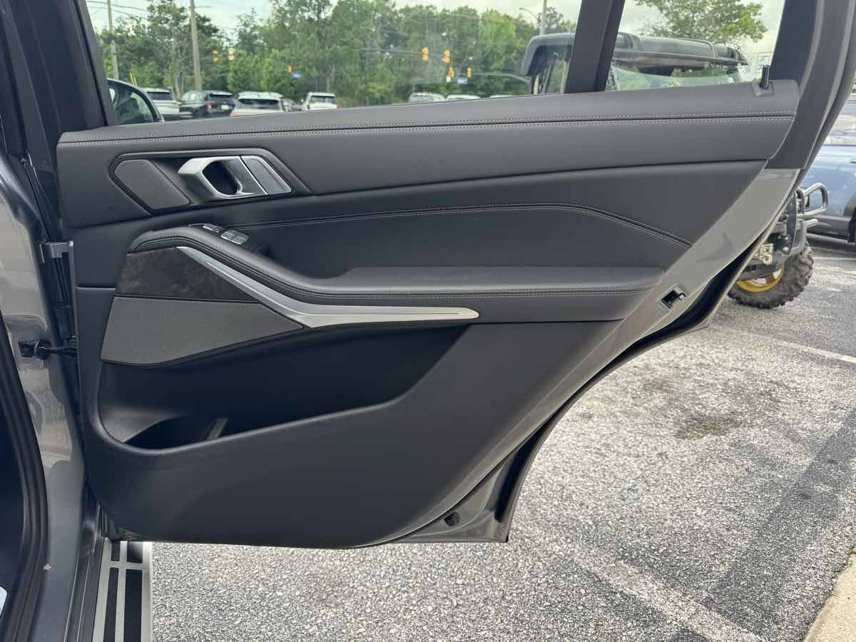 Used 2025 BMW X7 xDrive40i AWD/4WD image 34