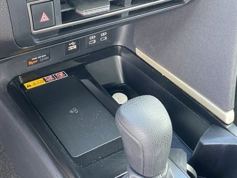 Used 2025 Toyota Camry LE image 39