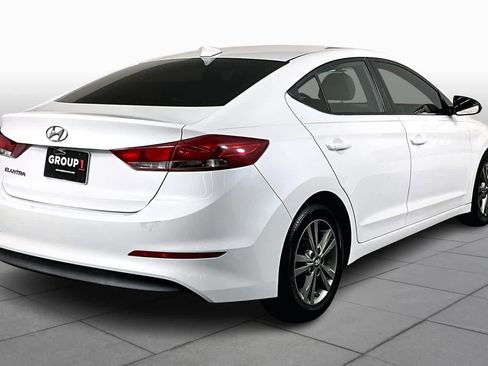 Used 2017 Hyundai Elantra SE image 12