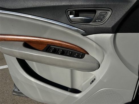 Used 2018 Acura MDX FWD w/ Advance Package image 27