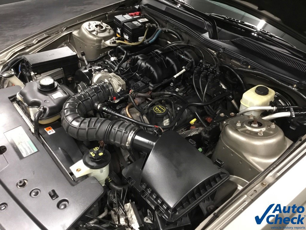 Used 2005 Ford Mustang Premium RWD image 31