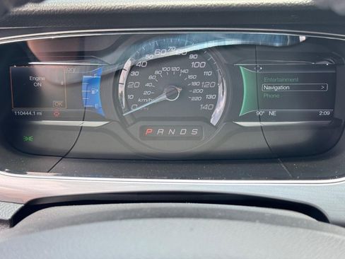 Used 2018 Ford Taurus SEL w/ Equipment Group 201A FWD image 19