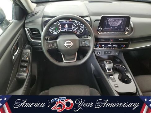 Used 2026 Nissan Rogue SV FWD image 16