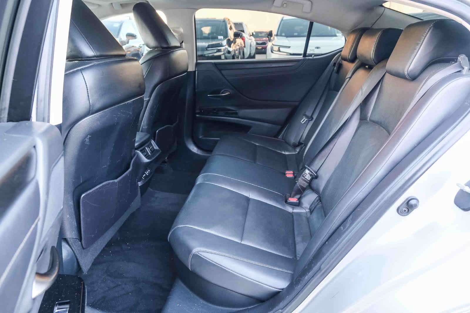 Used 2023 Lexus ES 300h w/ Premium Package FWD image 19