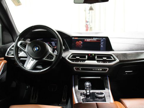 Used 2022 BMW X5 xDrive40i w/ M Sport Package AWD/4WD image 8