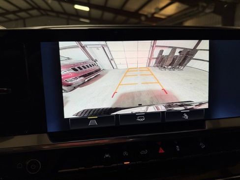 Used 2024 Chevrolet Silverado 1500 LT Trail Boss w/ Convenience Package II image 19