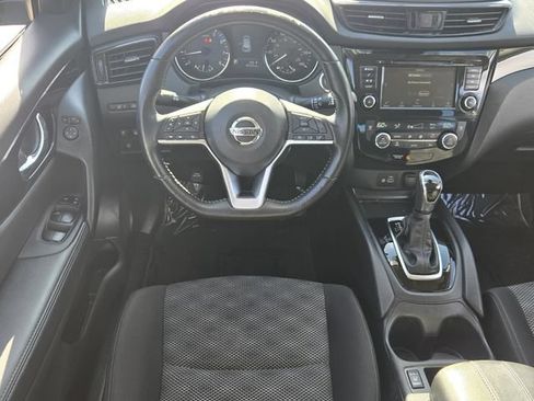 Used 2022 Nissan Rogue Sport SV FWD image 14