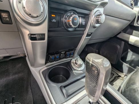 Used 2013 Toyota 4Runner SR5 w/ Premium Pkg w/3rd Row Seat image 25