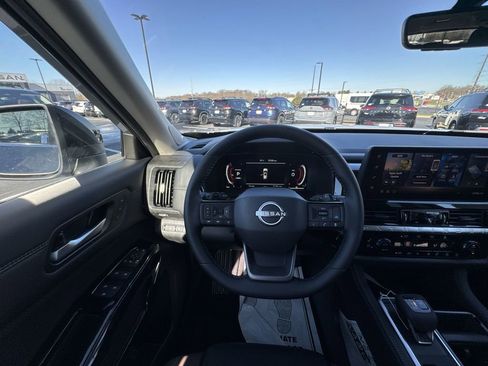 New 2026 Nissan Pathfinder Platinum image 14