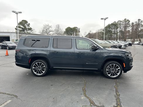 Used 2024 Jeep Wagoneer L Series III w/ Premium Group I image 10