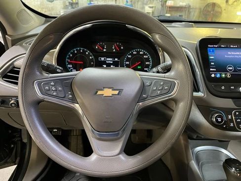 Used 2019 Chevrolet Malibu LT w/ Driver Confidence Package II FWD image 18