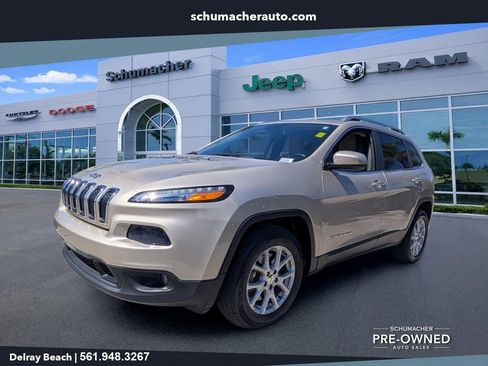 Used 2015 Jeep Cherokee Latitude AWD/4WD image 3