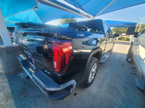 Used 2022 GMC Sierra 1500 SLT AWD/4WD image 4