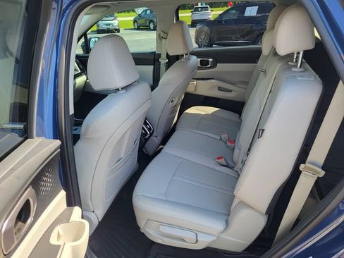 Certified 2025 Kia Sorento S AWD/4WD image 12