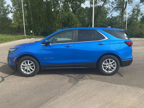 Used 2024 Chevrolet Equinox LT FWD image 2