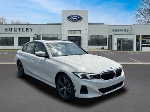 Used 2023 BMW 330i xDrive Sedan w/ Premium Package AWD/4WD image 3