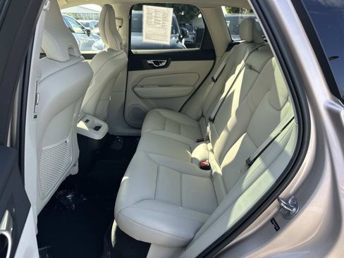 Certified 2023 Volvo XC60 B5 Plus w/ Climate Package image 21