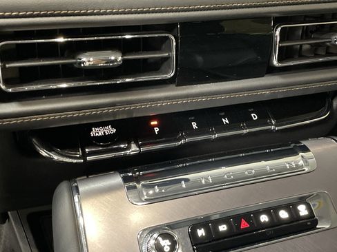 Used 2025 Lincoln Aviator 2WD image 26