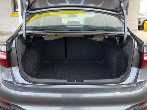 Used 2025 Volkswagen Jetta SE image 28