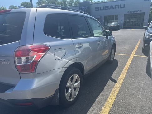 Used 2016 Subaru Forester 2.5i Premium w/ All-Weather Package AWD/4WD image 4