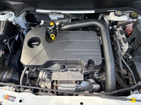 Used 2025 Chevrolet Equinox LT image 32