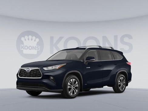 Used 2021 Toyota Highlander XLE AWD/4WD image 1