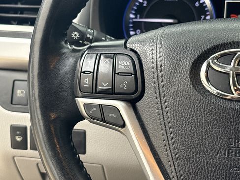 Used 2019 Toyota Highlander Limited Platinum AWD/4WD image 19