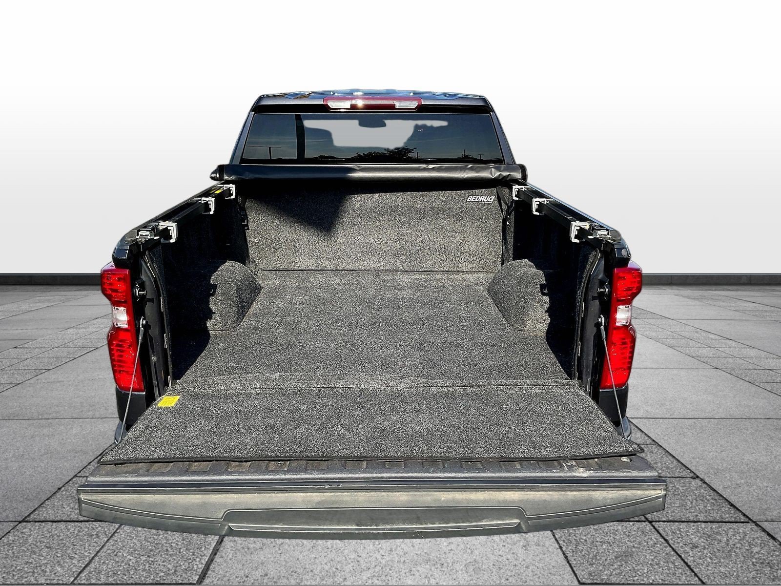 Used 2023 Chevrolet Silverado 1500 LT AWD/4WD image 9