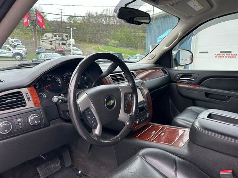 Used 2013 Chevrolet Suburban LTZ AWD/4WD image 11