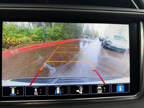 Used 2021 GMC Yukon Denali image 36