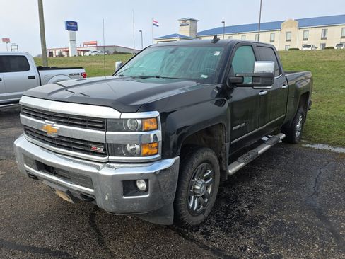 Used 2016 Chevrolet Silverado 2500 LTZ w/ LTZ Plus Package image 3