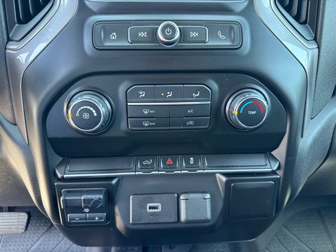 Used 2020 Chevrolet Silverado 1500 Custom w/ Custom Max Trailering Package AWD/4WD image 12