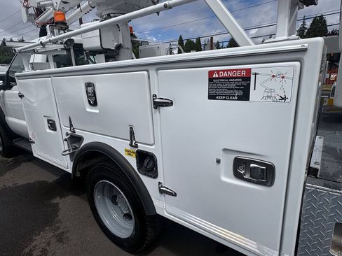 Used 2015 Ford F550 4x4 Regular Cab Super Duty w/ Power Equipment Group image 6