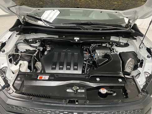 Used 2024 Mitsubishi Eclipse Cross LE image 17