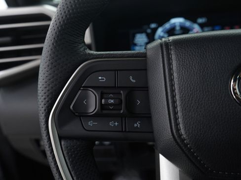 Used 2025 Toyota Sequoia Limited image 29