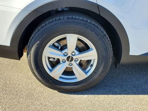 New 2026 Kia Sorento LX FWD image 5