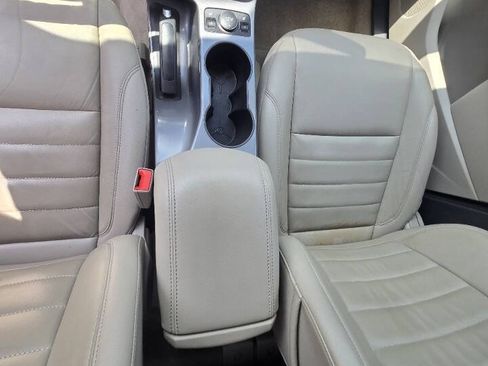 Used 2016 Ford Escape SE w/ SE Leather Comfort Package AWD/4WD image 28