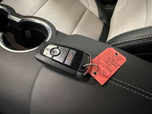 Used 2025 Ford Mustang GT Premium image 15