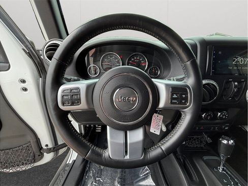 Used 2016 Jeep Wrangler Unlimited Rubicon AWD/4WD image 19