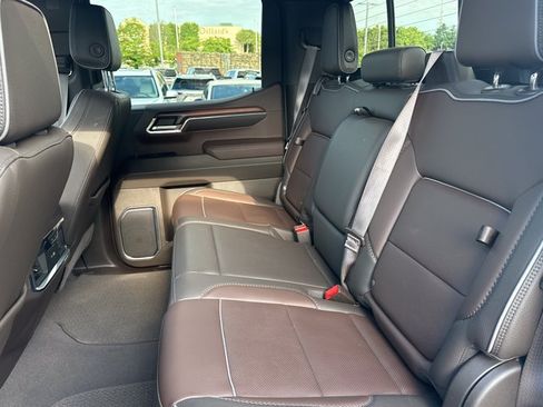 Used 2024 GMC Sierra 1500 Denali w/ Technology Package AWD/4WD image 6